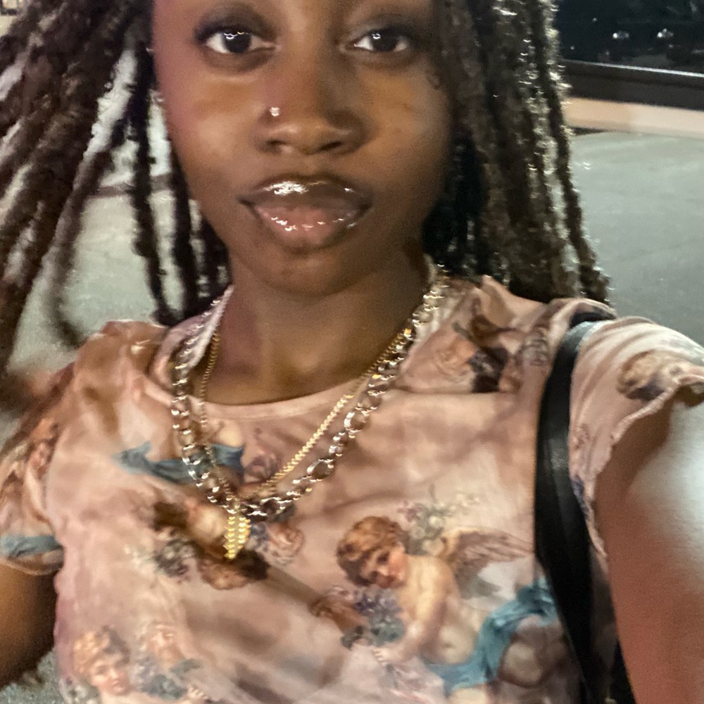 Meet your Posher, Ebonnie